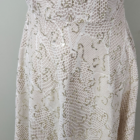 Gold sequined dress - Picture 4 of 8